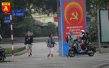 Hà Nội: Nhiều khách nước ngoài vẫn thờ ơ với khẩu trang nơi công cộng